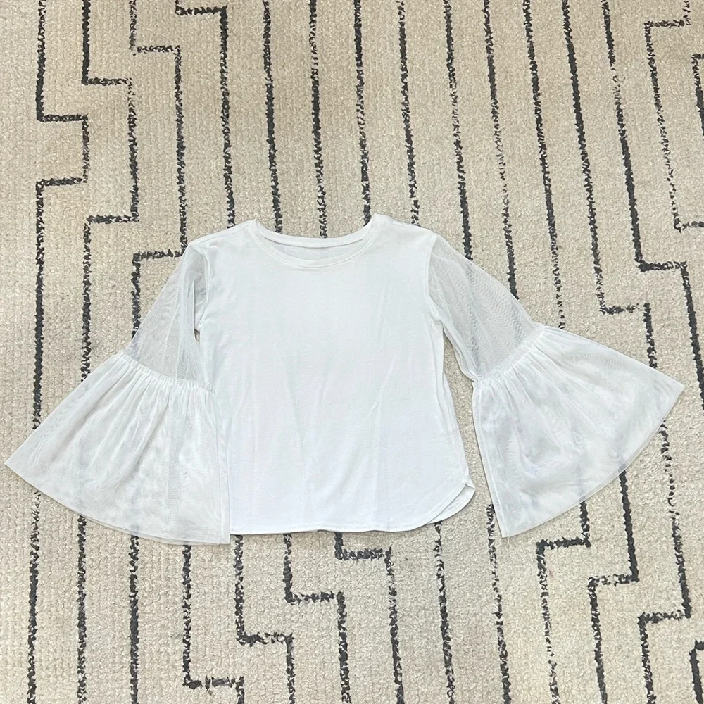 Crazy 8 Flar sleeve top
